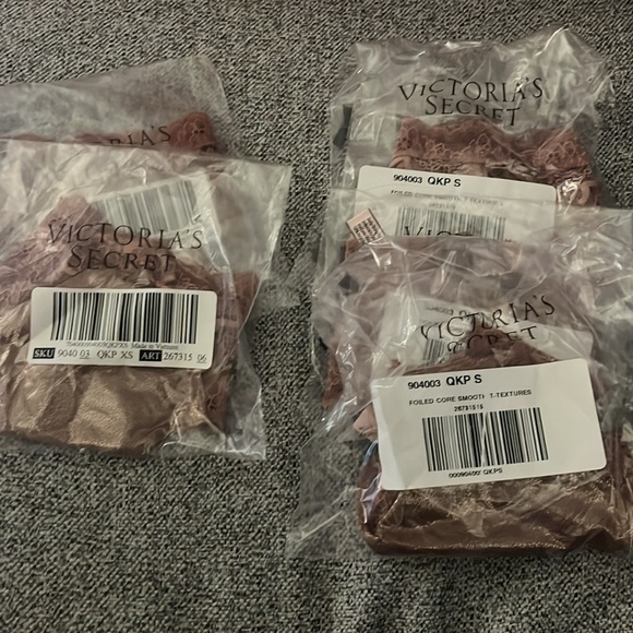 NWT — Victoria’s Secret Lace Trim Smooth Shimmer Thong Panty - Picture 4 of 4